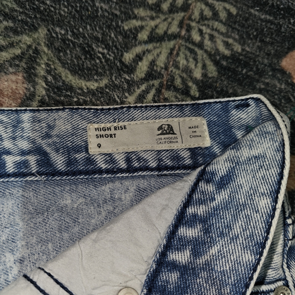 Bullhead Denim Distressed Women Jean Shorts - Picture 3 of 4